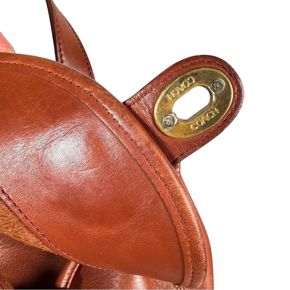 COACH VINTAGE Large Turn-lock Glove Tanned Leather Backpack in British Tan - Picture 6 of 16